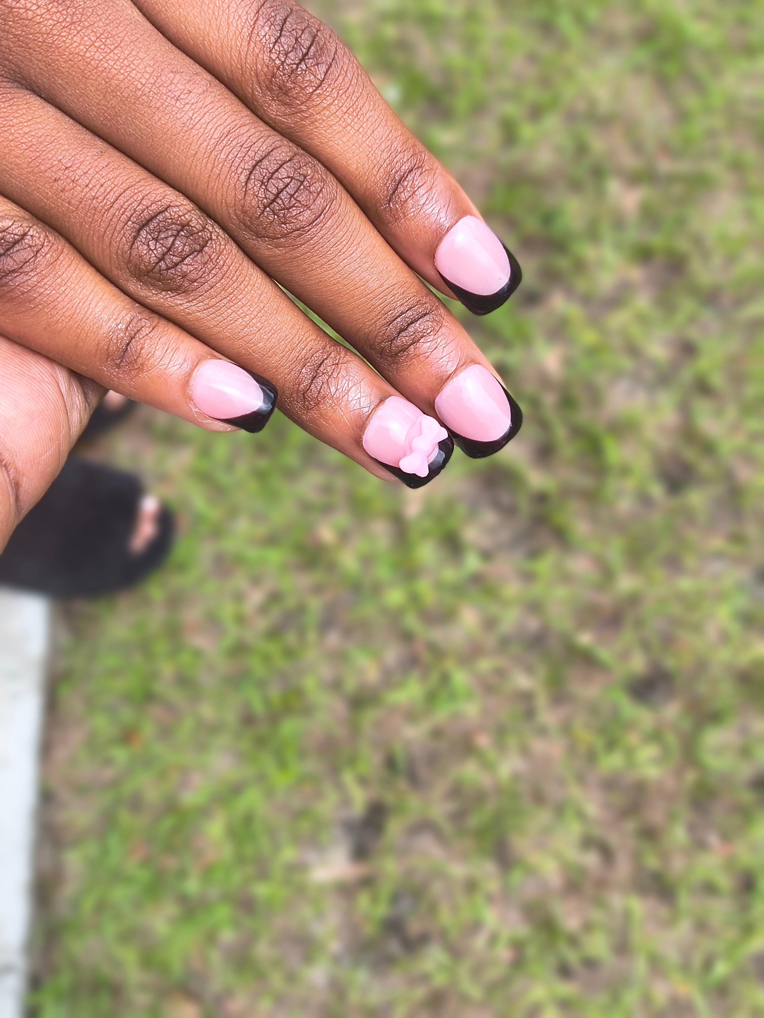 Noire French tips